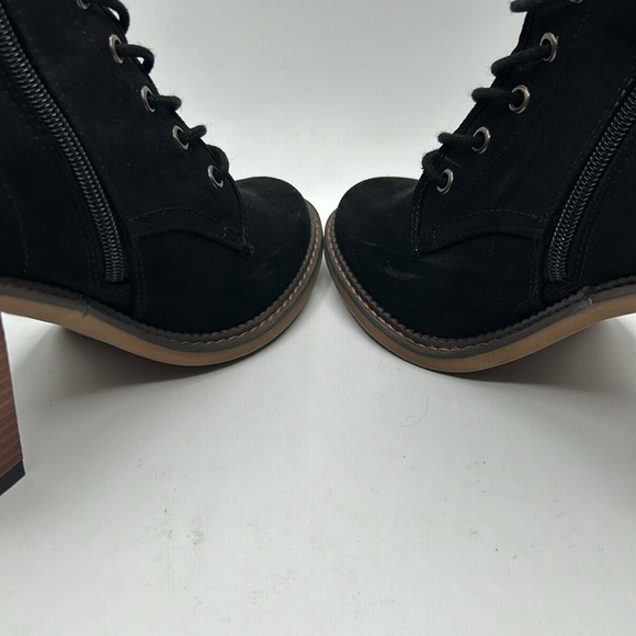 Madden Girl Jettie Black Block Heel Faux Suede Ankle Bootie Boots Size 7 M - Picture 7 of 10